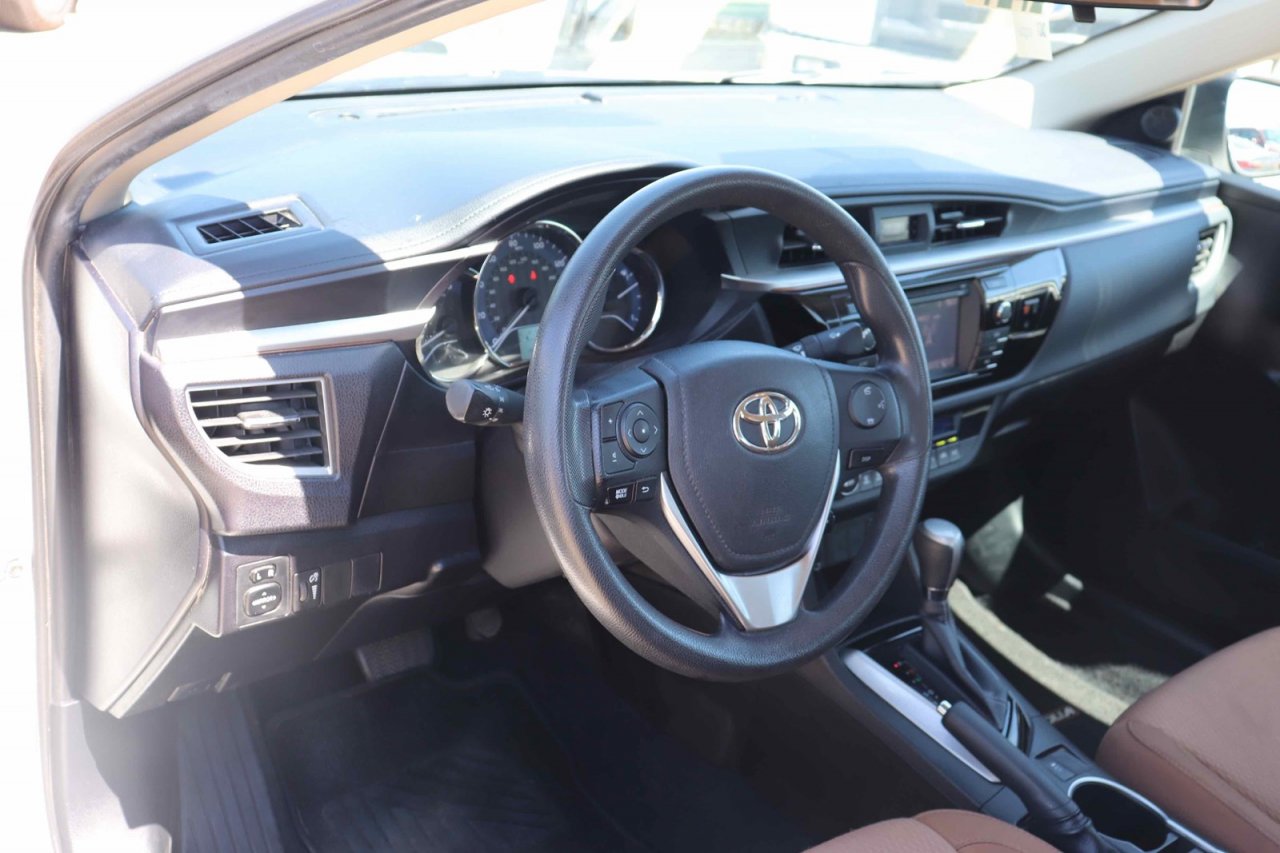 2015 Toyota Corolla Console User Manual